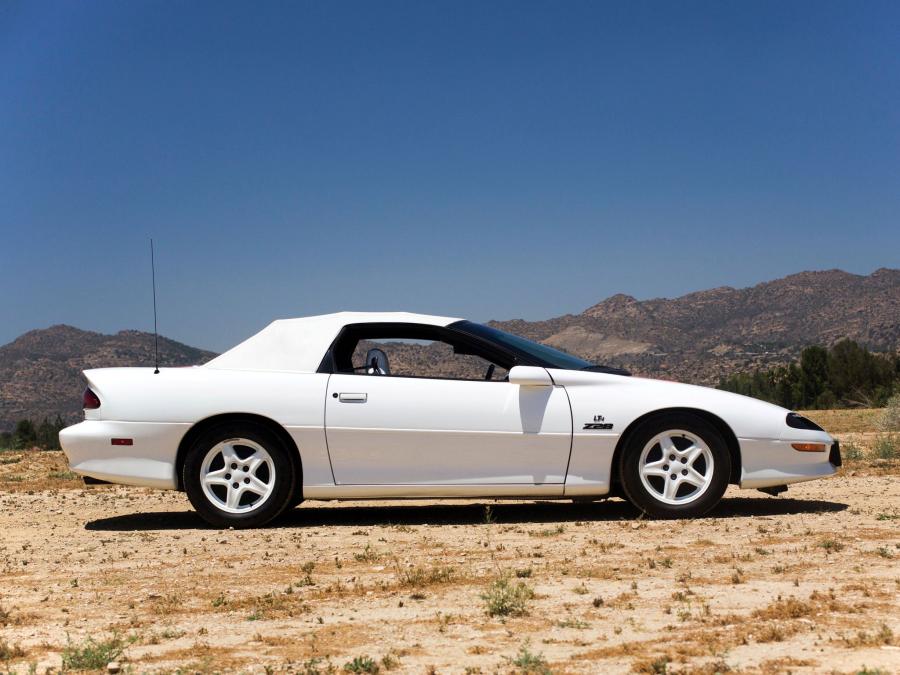  Chevrolet Camaro Z28 Convertible 30th Anniversary 1997 года  (фото 8 из 13)